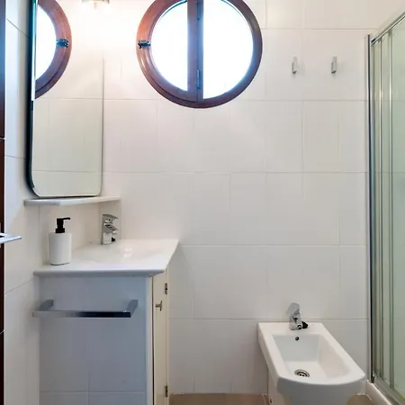 Holi-rent Cuna * إشبيلية